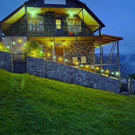 Betegi Guest House Mestia Ngoại thất bức ảnh